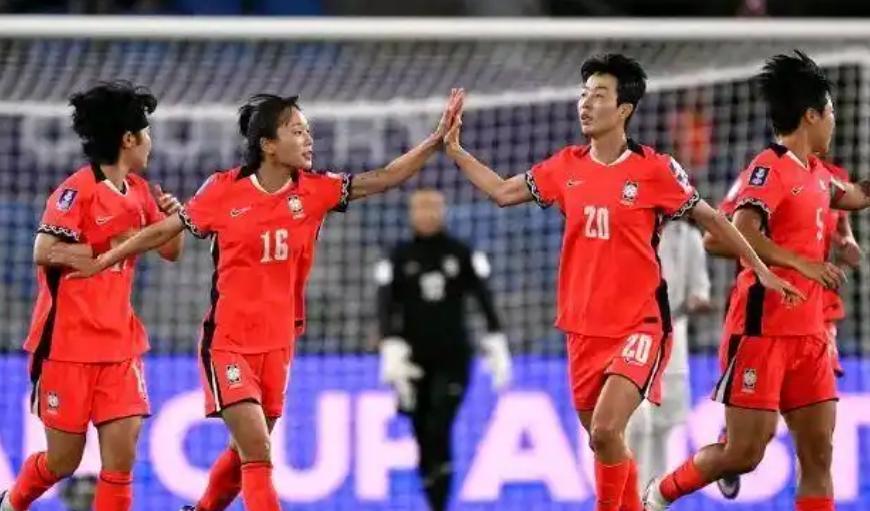 世界杯直播软件更新-3-0亚洲杯首支8强诞生 中国女足或8强战遇韩国 卫冕硬仗提前打响